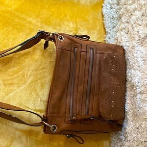 Bueno leather purse, fantastic storage and plenty of pockets!
